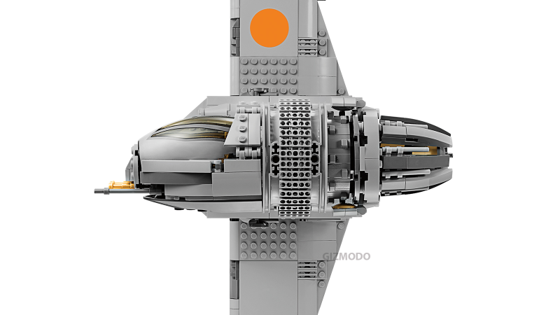 Illustration for article titled 1,486-Piece B-Wing Is the Most Amazing Lego Set In a Very Long Long Time